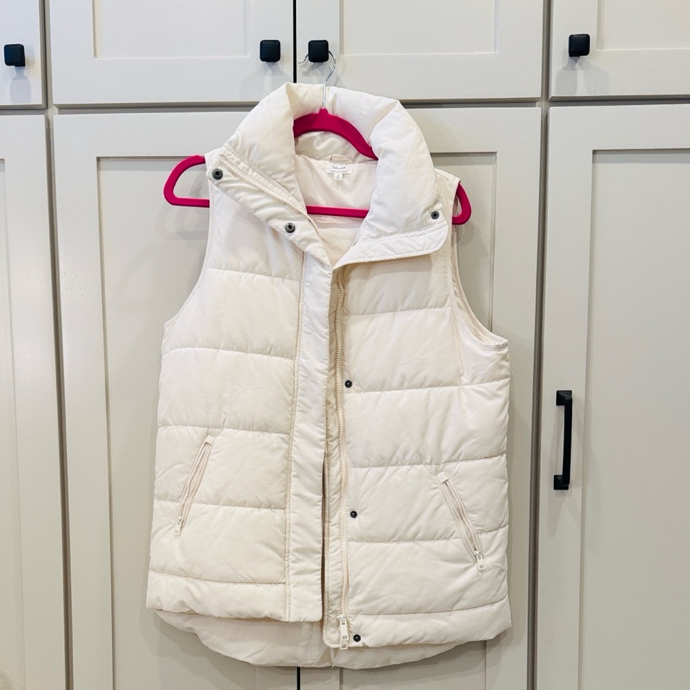 Splendid off white puffer vest size small